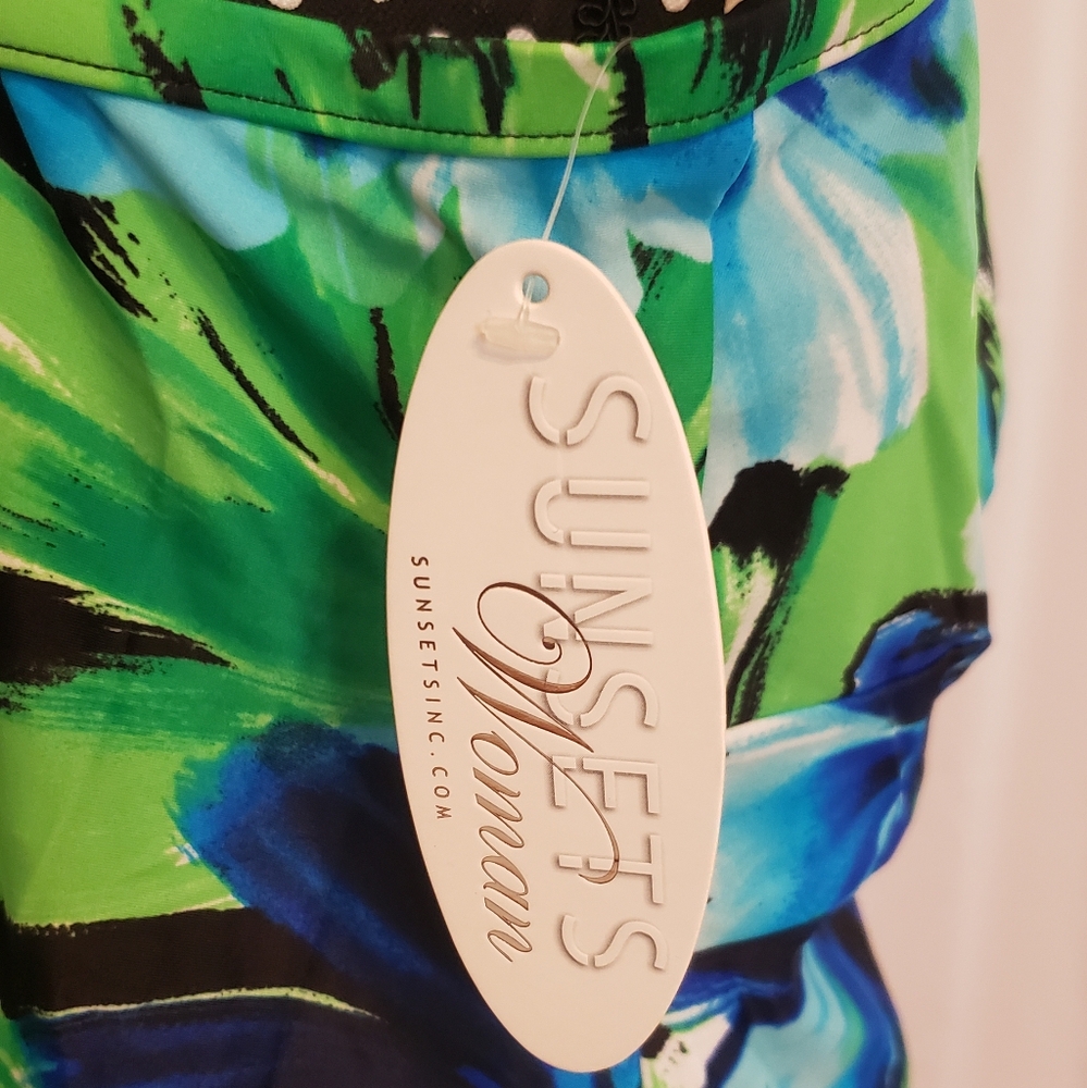 Sunsets Separates Colorful Floral Swimsuit Top NWT - Picture 3 of 10